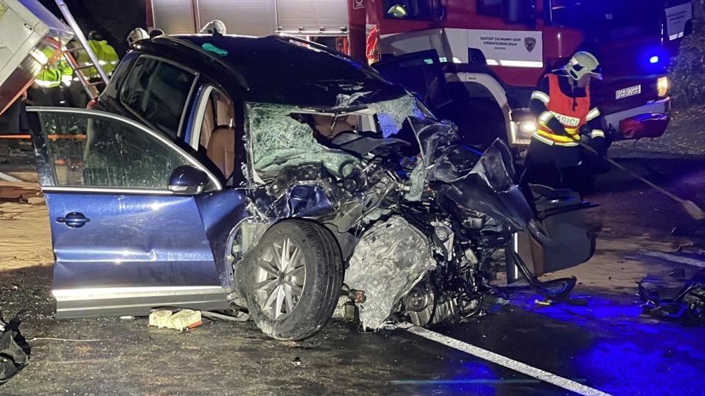 Dodávka se srazila na Rakovnicku s autem, oba řidiči zemřeli